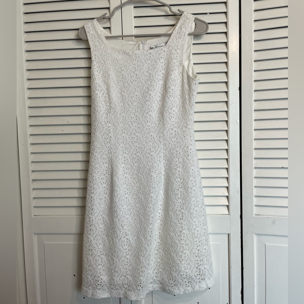 White Lace Women’s short dress
